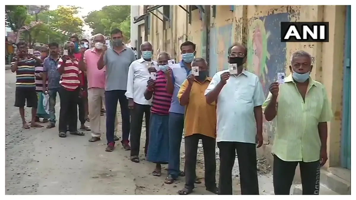 West Bengal Assembly Election 2021: চাকদহে আগ্নেয়াস্ত্র নিয়ে বুথের কাছে নির্দল প্রার্থী