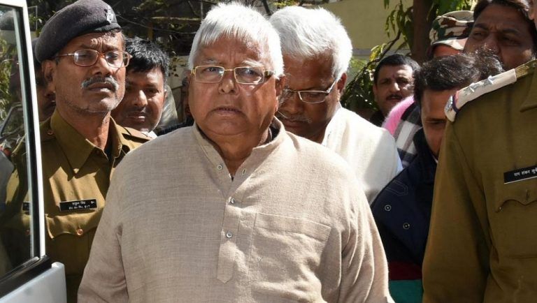 Lalu Prasad Yadav : চপারে চেপে আদালতে লালু, দিলেন ৬ হাজার টাকার জরিমানা