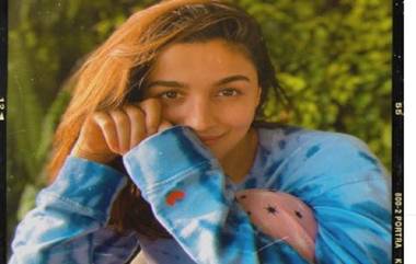 Alia Bhatt : কেমন আছেন আলিয়া? নায়িকাকে নিয়ে ব্যস্ত অনুরাগীরা