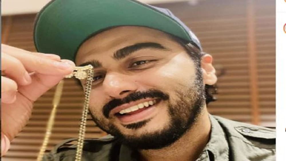 Arjun Kapoor :  অর্জুনের হাতে মঙ্গলসূত্র, বিয়ে সেরে ফেললেন বলি অভিনেতা?