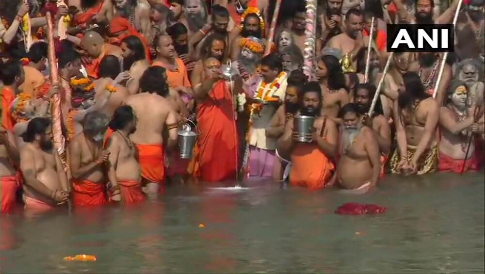 Kumbh Mela 2021 : কোভিড বিধি শিকেয়, কুম্ভে রাশ টানতে নারাজ উত্তরাখণ্ডের মুখ্যমন্ত্রী Kumbh Mela 2021 : কোভিড বিধি শিকেয়, কুম্ভে রাশ টানতে নারাজ উত্তরাখণ্ডের মুখ্যমন্ত্রী