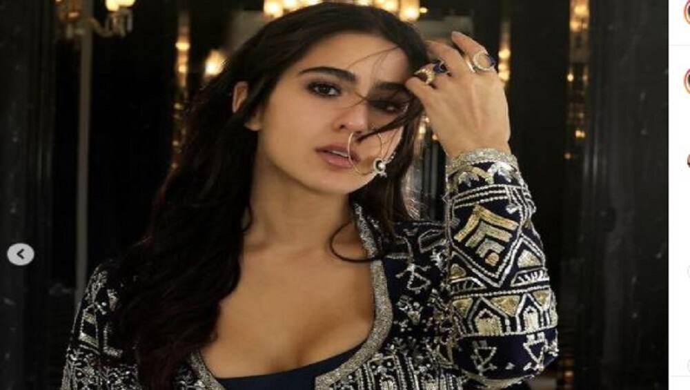 Sara Ali Khan : কাশ্মীরে গিয়ে সারার সুফি গান ভাইরাল অন্তর্জালে Sara Ali Khan : কাশ্মীরে গিয়ে সারার সুফি গান ভাইরাল অন্তর্জালে