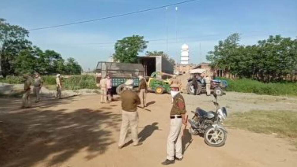 Bareilly Shocker: নৈশভোজের টেবিলে গোলযোগ, কনের মামাকে কুপিয়ে খুন বরের আত্মীয়র Bareilly Shocker: নৈশভোজের টেবিলে গোলযোগ, কনের মামাকে কুপিয়ে খুন বরের আত্মীয়র