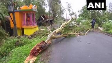 Cyclone Yaas: ঘূর্ণিঝড় য়াসের দাপটে লণ্ডভণ্ড ওড়িশার ধামড়া, দেখুন