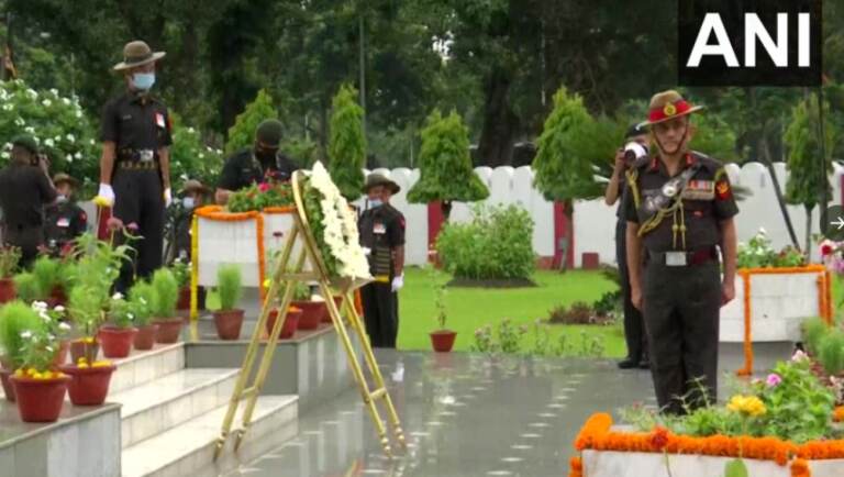 Kolkata: ফোর্ট উইলিয়ামে ইস্টার্ন কম্যান্ডের পদ থেকে অবসর নিলেন অনিল চৌহান, দেখুন ছবি