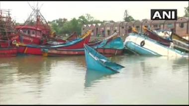 Cyclone Yaas: ঘূর্ণিঝড় য়াসের দাপট, পারাদ্বীপে নৌকা, ট্রলারগুলির কী অবস্থা দেখুন