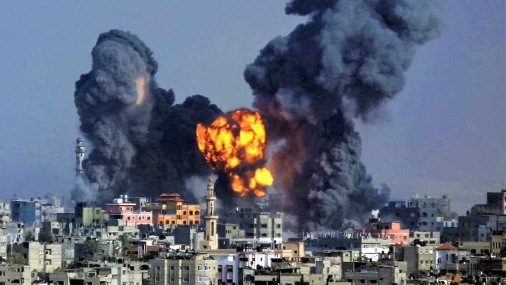 Gaza: ইসরায়েলের ভয়াবহ হামলা, গাজায় গুড়িয়ে যায় আন্তর্জাতিক সংবাদমাধ্যমের দুটি অফিস Gaza: ইসরায়েলের ভয়াবহ হামলা, গাজায় গুড়িয়ে যায় আন্তর্জাতিক সংবাদমাধ্যমের দুটি অফিস