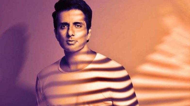 Sonu Sood: ফের 'ত্রাতা' সোনু, ২২ কোভিড রোগীর প্রাণ বাঁচালেন অভিনেতা