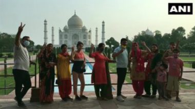 Taj Mahal: করোনা ভয়াবহতা কাটিয়ে খুলল তাজমহলের দরজা