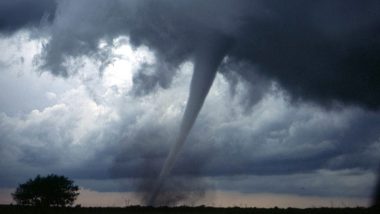 Deadly Tornado Kills 7 Video: বনবন করে পাক খাচ্ছে 'মানুষখেকো' টর্নেডো, সঙ্গে বৃষ্টিতে পরিস্থিতি ভয়াবহ; পরপর মৃত্যু, ছারখার সব, দেখুন