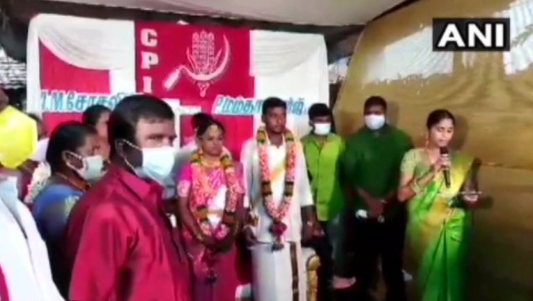 Tamil Nadu: বিয়ের পিঁড়িতে মমতা বন্দ্যোপাধ্যায় ও সোশ্যালিজম (দেখুন ছবি)