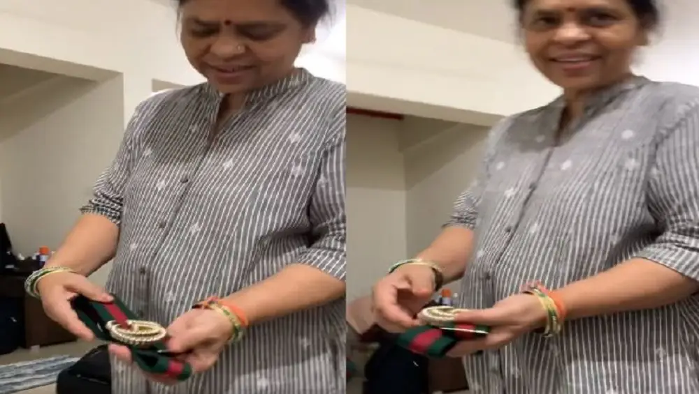 Viral Video: ব্র্যান্ডেড বেল্ট ৩৫ হাজারের, মেয়ের কথা শুনে কী করলেন মা, ভাইরাল ভিডিয়ো