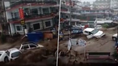 Flash Floods in Dharamshala: বাঁধভাঙা বৃষ্টিতে হড়কা বানে জলের তোড়ে ভেসে যাচ্ছে গাড়ি-ভাঙছে বাড়ি, শিউডে ওঠা ভিডিও