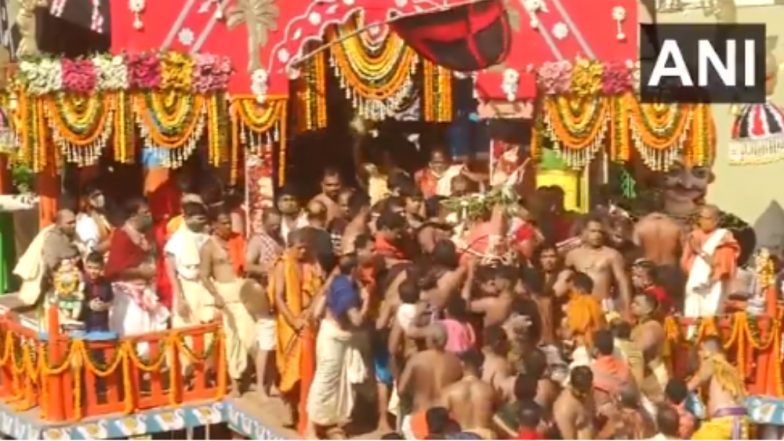 Rath Yatra 2021: পুণ্যার্থী শূন্য পুরীর রথযাত্রা, দেখুন ভিডিও