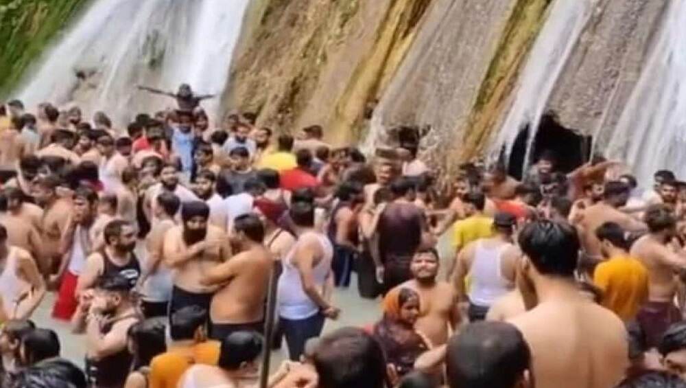 Uttarakhand: সঙ্গে নকল আরটিপিসিআর রিপোর্ট, দেরাদুনে বেড়াতে গিয়ে পুলিশ জালে ১৩ Uttarakhand: সঙ্গে নকল আরটিপিসিআর রিপোর্ট, দেরাদুনে বেড়াতে গিয়ে পুলিশ জালে ১৩