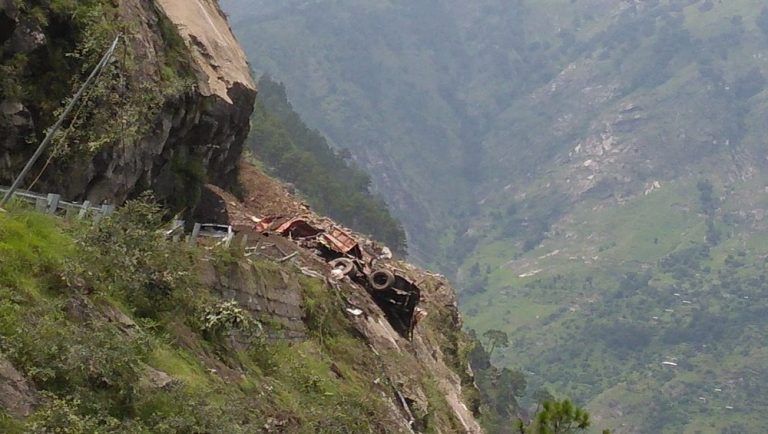 Himachal Pradesh In Landslide: কিন্নরে ধ্বংসস্তূপ সরিয়ে চলছে প্রাণ বাঁচানোর কাজ, দেখুন