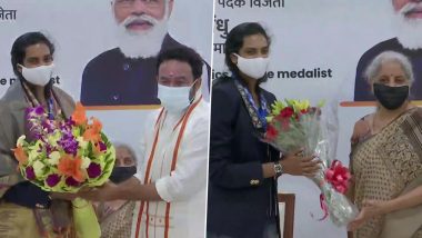PV Sindhu: অলিম্পিকে ব্রোঞ্জ পদক জয়ী পি ভি সিন্ধুকে সংবর্ধনা দিলেন কেন্দ্রীয় মন্ত্রী নির্মলা সীতারামন