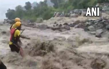 Uttarakhand:  উত্তরাখণ্ডে বিপদসীমার উপর দিয়ে বইছে নদী, দেখুন উদ্ধার কাজ