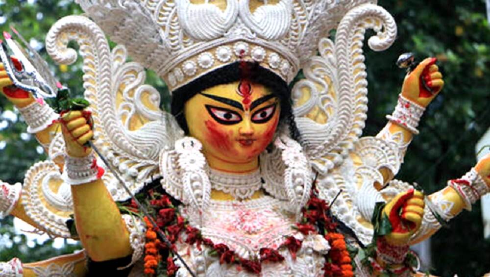 COVID 19: ভিড়ে নিষেধ, করোনা কাঁটায় ভাটা পড়বে দুর্গা পুজোর আনন্দেও? আশঙ্কা COVID 19: ভিড়ে নিষেধ, করোনা কাঁটায় ভাটা পড়বে দুর্গা পুজোর আনন্দেও? আশঙ্কা