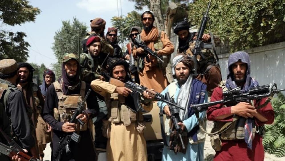 Afghanistan: আফগানিস্তানে প্রতিটি বাড়িতে গিয়ে মহিলাদের খুঁজছে তালিবান, বললেন পালিয়ে আসা সাংবাদিক Afghanistan: আফগানিস্তানে প্রতিটি বাড়িতে গিয়ে মহিলাদের খুঁজছে তালিবান, বললেন পালিয়ে আসা সাংবাদিক