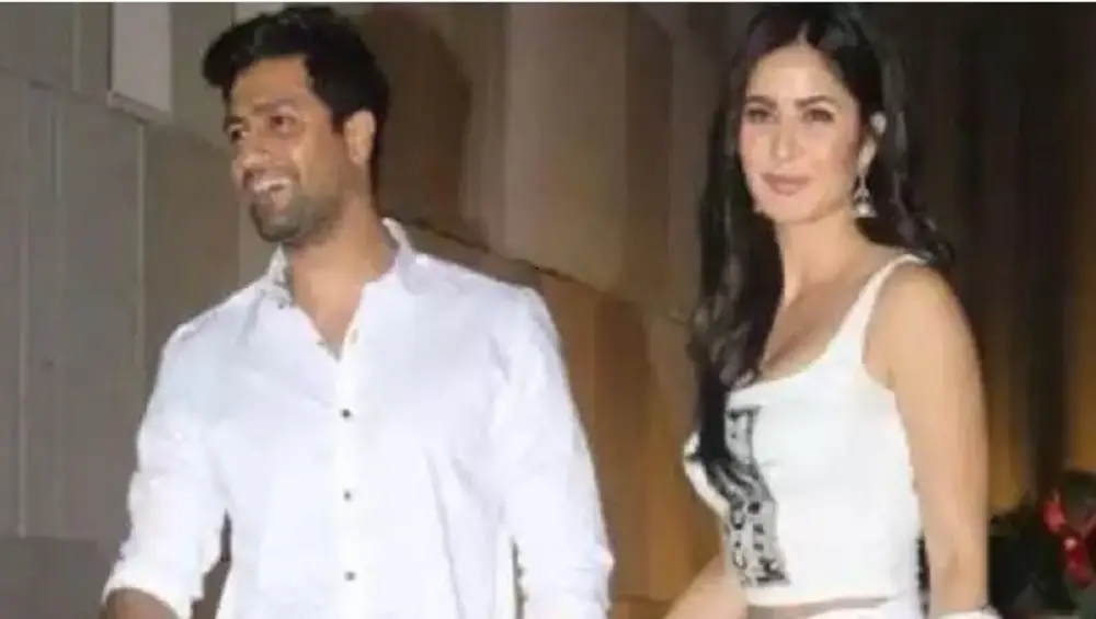 Vicky Kaushal, Katrina Kaif: ক্যাটরিনার সঙ্গে ভিকি, ক্যামেরা দেখেই মুখ ঢাকলেন অভিনেতা