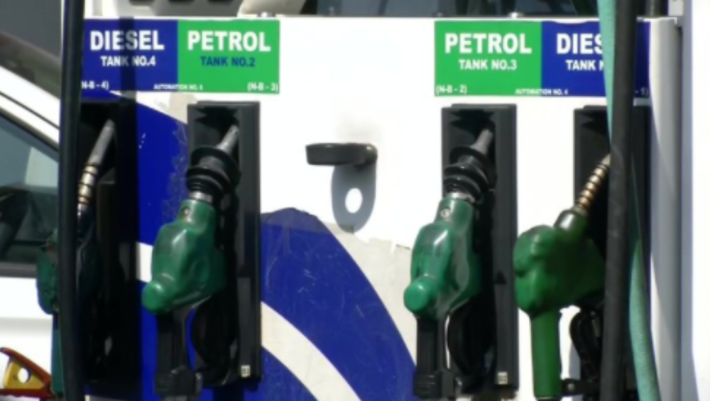 Petrol & Diesel Prices Hiked: কলকাতায় পুজোর আগে সেঞ্চুরি ছাড়াল পেট্রোল, দূর্মূল্য ডিজেল