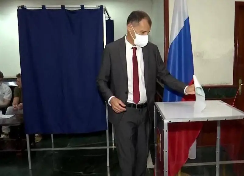 West Bengal: রাশিয়ার নির্বাচনের ভোটকেন্দ্র কলকাতায়! শহরে বসে পুতিনের দেশের ভোট দিলেন রাশিয়ান অ্যালেক্স   ইদাকিন