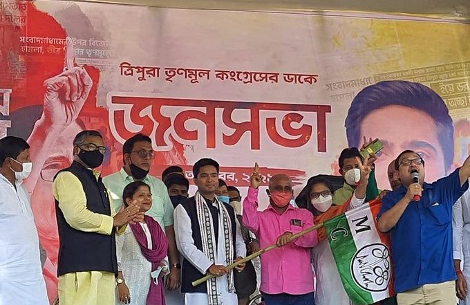 Tripura: ত্রিপুরায় অভিষেক ব্যানার্জির সভায় আনুষ্ঠানিকভাবে তৃণমূলে যোগ দিলেন বিজেপি বিধায়ক আশিস দাস