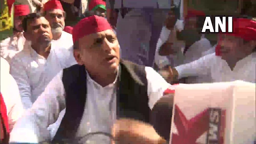 Samajwadi Party: অখিলেশ ক্ষমতায় এলে ৩০০ ইউনিট বিদ্যুৎ-১ লিটার পেট্রোল বিনামূল্য, মহিলাদের শিক্ষার পুরো খরচ সরকারের