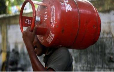 Domestic LPG Cylinder Price Hike: দেবীপক্ষের সকালে অগ্নিমূল্য রান্নার গ্যাস. সিলিন্ডার প্রতি দাম বাড়ল ১৫ টাকা