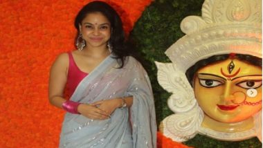 Durga Puja 2021: মুম্বইতে নবমীর সাজে সুমনা চক্রবর্তী