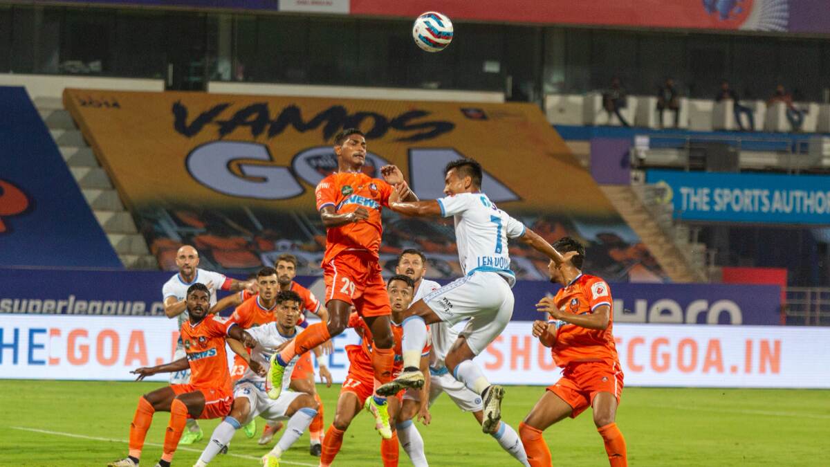 FC Goa vs Jamshedpur FC: এফসি গোয়াকে ৩-১ গোলে উড়িয়ে লিগ টেবিলের শীর্ষে জামশেদপুর এফসি FC Goa vs Jamshedpur FC: এফসি গোয়াকে ৩-১ গোলে উড়িয়ে লিগ টেবিলের শীর্ষে জামশেদপুর এফসি