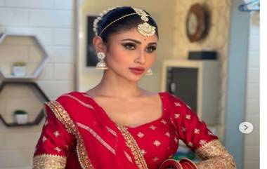 Mouni Roy: সাতপাকে বাঁধা পড়ছেন মৌনী রায়, বিদেশে বসছে বাঙালি কন্যার বিয়ের এলাহি আয়োজন