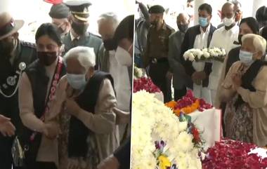 General Bipin Rawat Last Rites: জেনারেল বিপিন রাওয়াতকে শেষ শ্রদ্ধা জানাতে এসে কান্নায় ভেঙে পড়লেন এক বয়স্ক মহিলা, দেখুন ভিডিয়ো