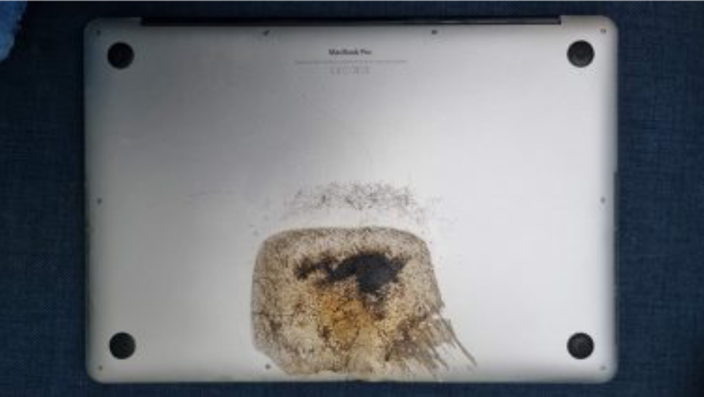 Apple MacBook Catches Fire: ম্যাকবুকে লাগল আগুন, কোনওরকমে প্রাণে বাঁচলেন ইউজার