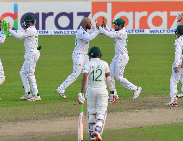 BAN vs PAK 2nd Test: শেষ দিনে ১৩ উইকেট খুইয়ে বাংলাদেশ দেখাল কীভাবে হারতে হয়, পাকিস্তানের দুরন্ত ইনিংস জয়