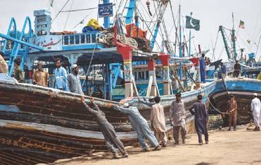 Gujarat: ভারতীয় জলসীমায় প্রবেশ, ৪০০ কোটির মাদক নিয়ে গুজরাটে আটক পাকিস্তানি নৌকো