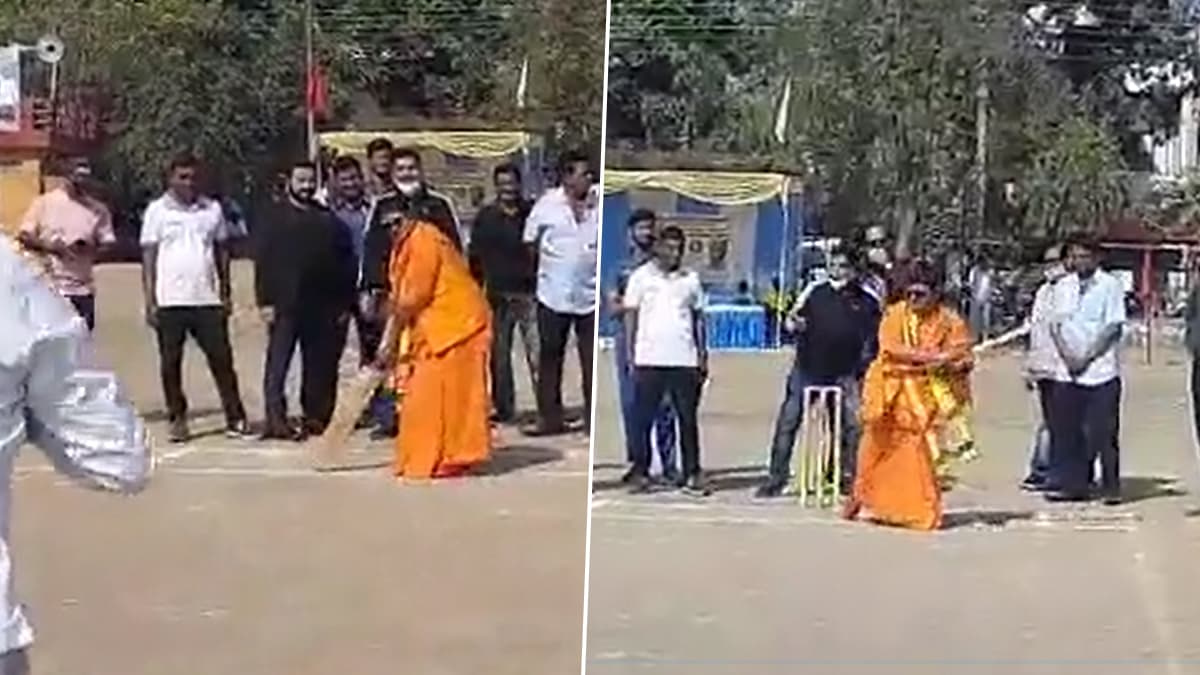 Pragya Singh Thakur Seen Playing Cricket: বাস্কেটবল, কবাডির পর এবার ক্রিকেট খেললেন 'অসুস্থ' প্রজ্ঞা সিং ঠাকুর, ভাইরাল ভিডিও Pragya Singh Thakur Seen Playing Cricket: বাস্কেটবল, কবাডির পর এবার ক্রিকেট খেললেন 'অসুস্থ' প্রজ্ঞা সিং ঠাকুর, ভাইরাল ভিডিও