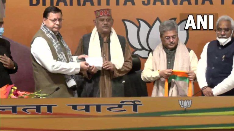 Vijay Rawat Joins BJP: বিজেপিতে যোগ দিলেন প্রয়াত জেনারেল বিপিন রাওয়াতের ছোট ভাই কর্নেল বিজয় রাওয়াত