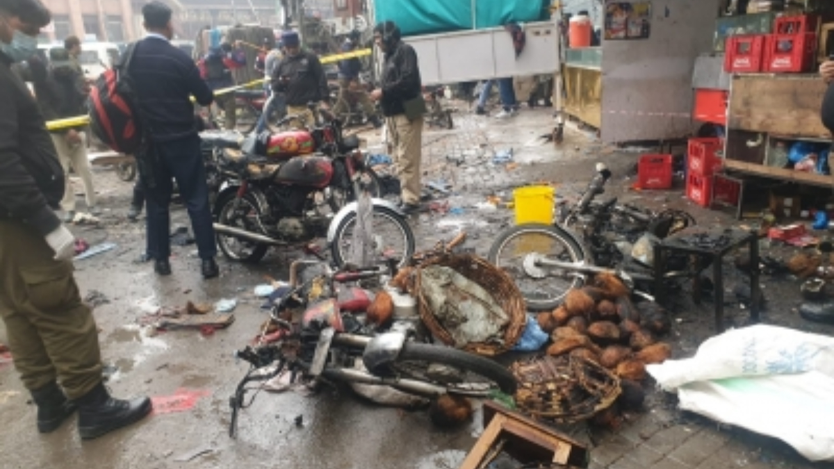 Lahore Market Blast: পাকিস্তানের লাহোরের বাজারে শক্তিশালী বিস্ফোরণে কমপক্ষে ৩ জনের মৃত্যু