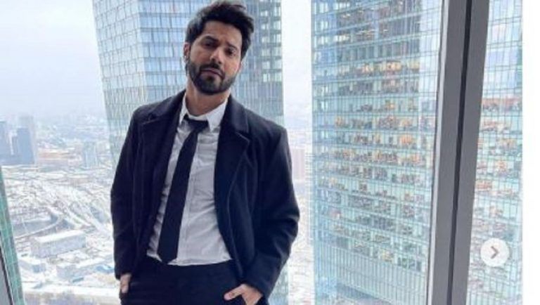 Varun Dhawan: গাড়ি চালক প্রিয় মনোজ দাদার শেষকৃত্যে বরুণ ধাওয়ান, চোখের জলে জানালেন শেষ বিদায়