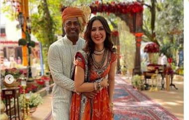 Leander Paes And Kim Sharma: লিয়েন্ডার পেসের আলিঙ্গনে আবদ্ধ কিম শর্মা, ভাইরাল ছবি