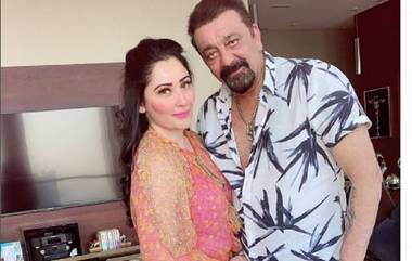 Sanjay Dutt And Manyata Dutt: স্ত্রী মান্যতার 'যত্ন' নিচ্ছেন সঞ্জয় দত্ত, দেখুন ভিডিয়ো