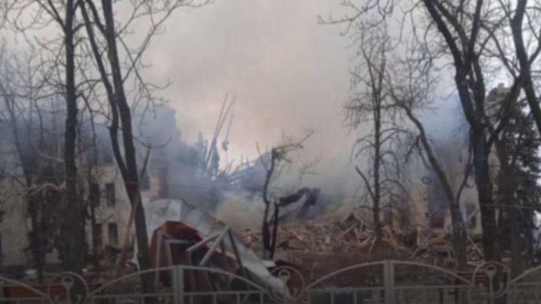 Russia-Ukraine War: থিয়েটার হলে আশ্রয় হাজারের বেশির, সেখানেই বোমা ফেলল রাশিয়া