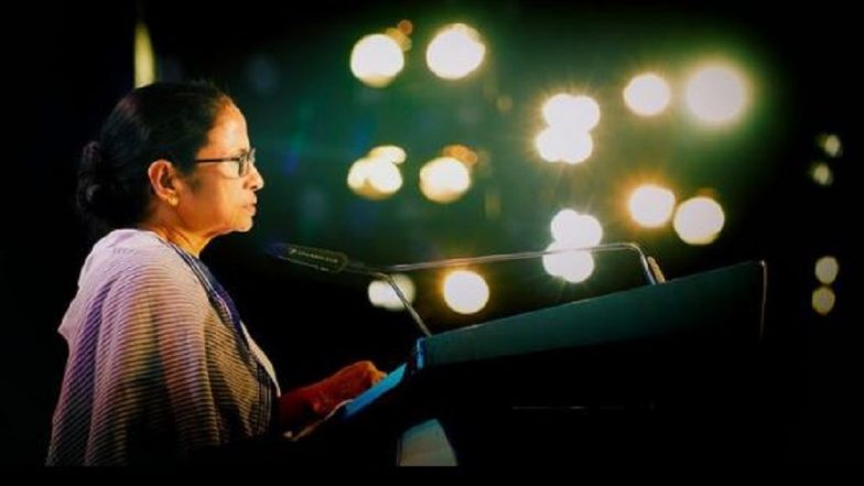Mamata Banerjee: উত্তরপ্রদেশ থেকে ফেরার পথে বড় বিমান দুর্ঘটনা থেকে রক্ষা, জানালেন মমতা বন্দ্য়োপাধ্যায়