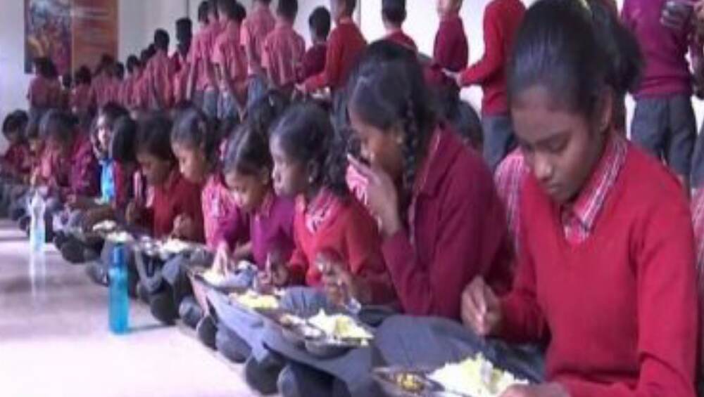 Patna: বিহার দিবসের উদযাপনে মধ্যাহ্ন ভোজ খেয়ে অসুস্থ ২০০-রও বেশি পড়ুয়া Patna: বিহার দিবসের উদযাপনে মধ্যাহ্ন ভোজ খেয়ে অসুস্থ ২০০-রও বেশি পড়ুয়া