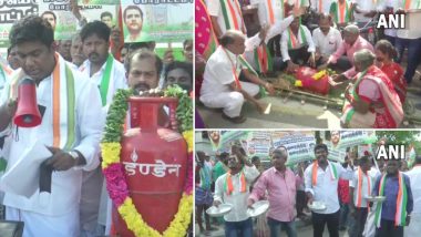 Tamil Nadu: অগ্নিমূল্য পেট্রোপণ্য, LPG-র সিলিন্ডারে মালা পরিয়ে থালা হাতে বিক্ষোভ কংগ্রেস কর্মীদের