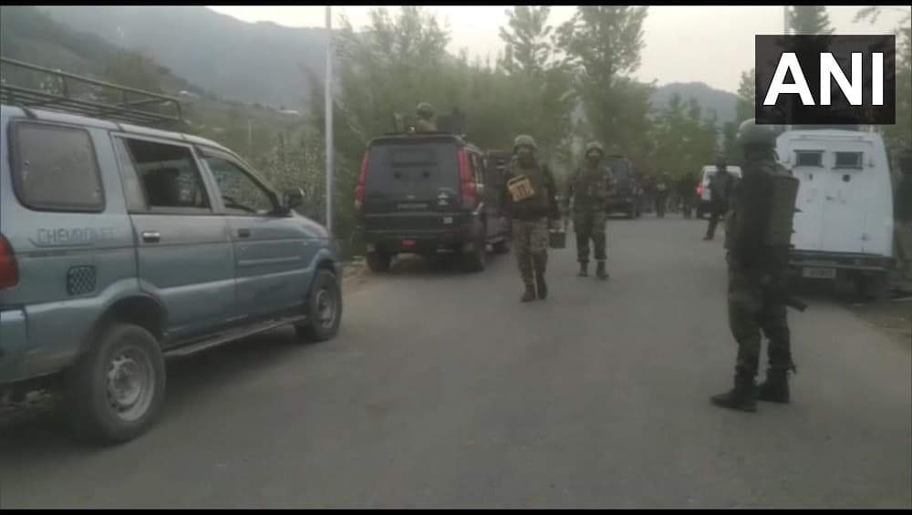 Jammu And Kashmir: কুলগামে এনকাউন্টার, সেনা বাহিনীর গুলিতে নিহত পাকিস্তানি জঙ্গি Jammu And Kashmir: কুলগামে এনকাউন্টার, সেনা বাহিনীর গুলিতে নিহত পাকিস্তানি জঙ্গি