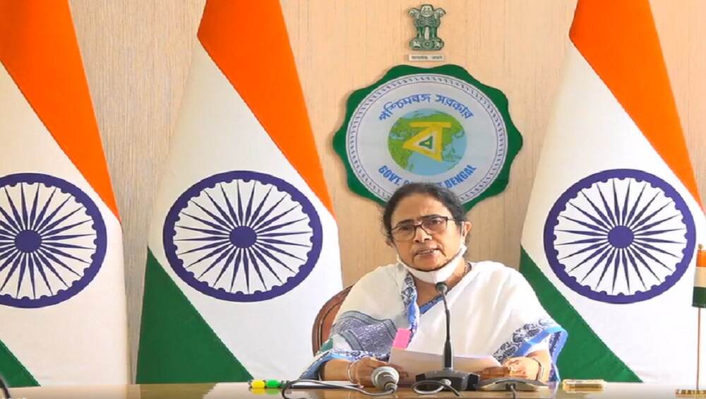 West Bengal: '১১ দিনে ১৩বার পেট্রোল, ডিজেলের দাম বেড়েছে', শ্রীলঙ্কার প্রসঙ্গ তুলে কেন্দ্রকে তোপ মুখ্যমন্ত্রীর West Bengal: '১১ দিনে ১৩বার পেট্রোল, ডিজেলের দাম বেড়েছে', শ্রীলঙ্কার প্রসঙ্গ তুলে কেন্দ্রকে তোপ মুখ্যমন্ত্রীর