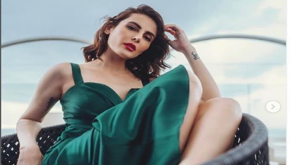 Mandana Karimi: বলিউডের নামী পরিচালকের সঙ্গে গোপণ সম্পর্কে অন্তঃসত্ত্বা, জোর করে গর্ভপাত করানো হয় মন্দানাকে! দেখুন Mandana Karimi: বলিউডের নামী পরিচালকের সঙ্গে গোপণ সম্পর্কে অন্তঃসত্ত্বা, জোর করে গর্ভপাত করানো হয় মন্দানাকে! দেখুন